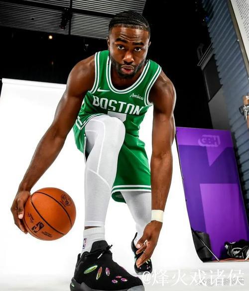 杰伦-布朗:我在精神和心态层面需要改进,要为球队付出更多 杰伦-布朗:我在精神和心态层面需要改进,要为球队付出更多